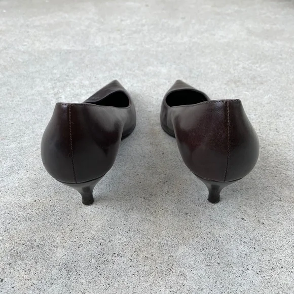 Fendi Dark Brown Leather Kitten Heel Pointed Toe Pumps - Size 35.5 - Picture 7 of 11